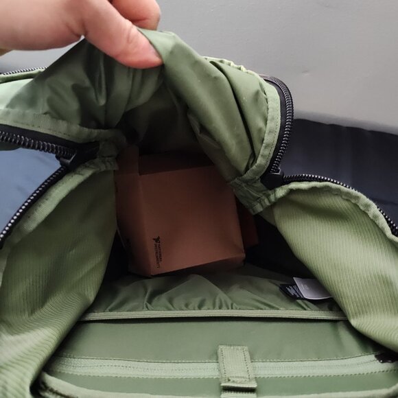 Columbia Unisex Green Triple Canyon 36L Hiking & Trekking Backpack (Medium) - Picture 3 of 7